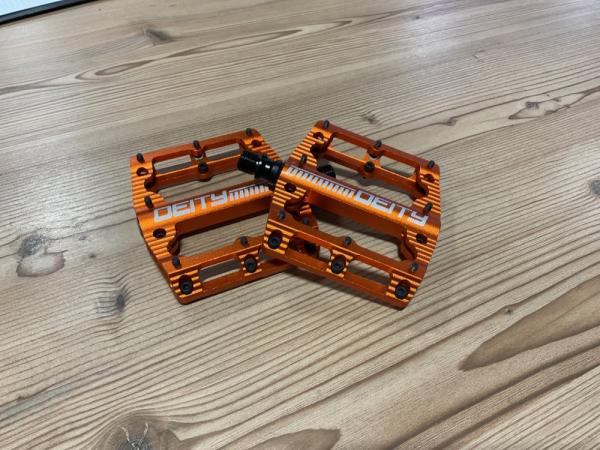 Deity BLACK KAT orange